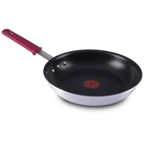 T-Fal VX3 front view showing full pan and cooking benefit