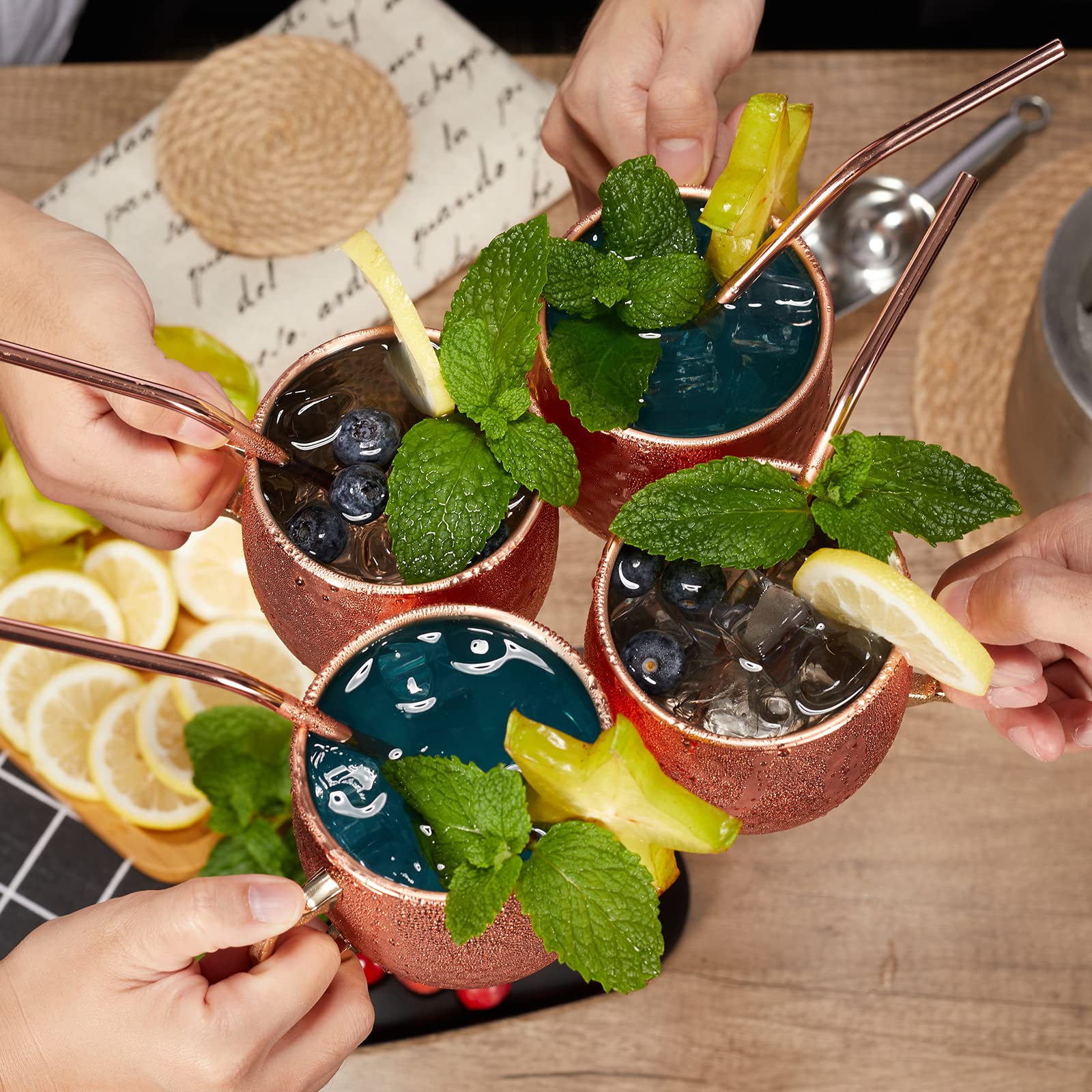 TABLEWARE MELODY mugs in use with cocktails showing cold retention benefit
