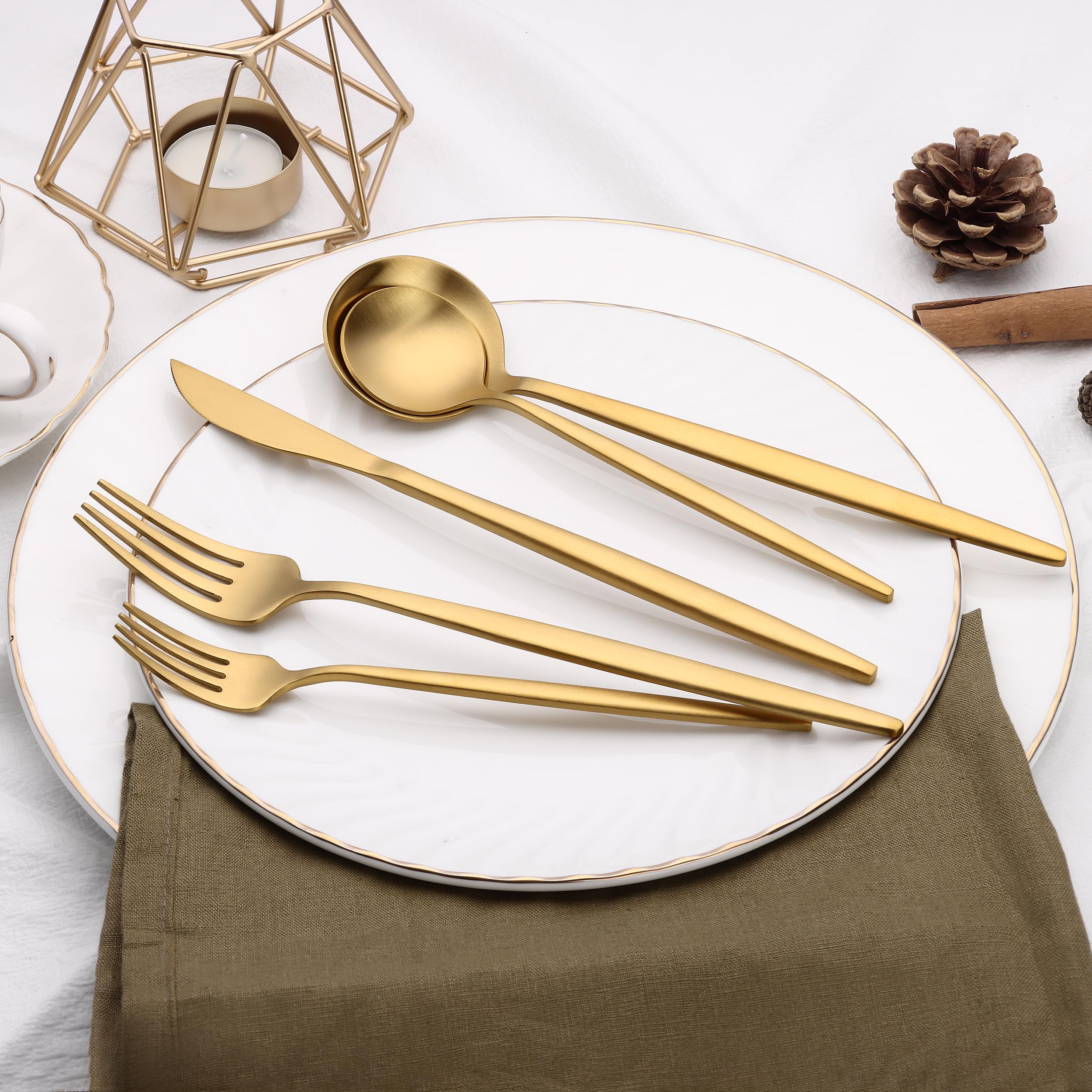 Terlulu flatware on wedding table showing sophisticated event-ready appearance