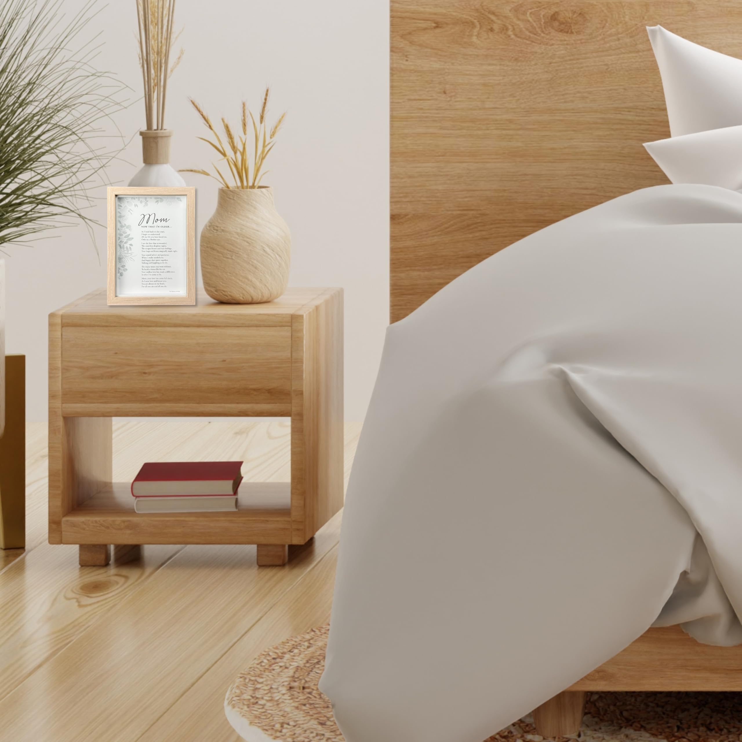 The Grandparent Gift Co. close detail of wood grain finish, highlights natural-tone charm