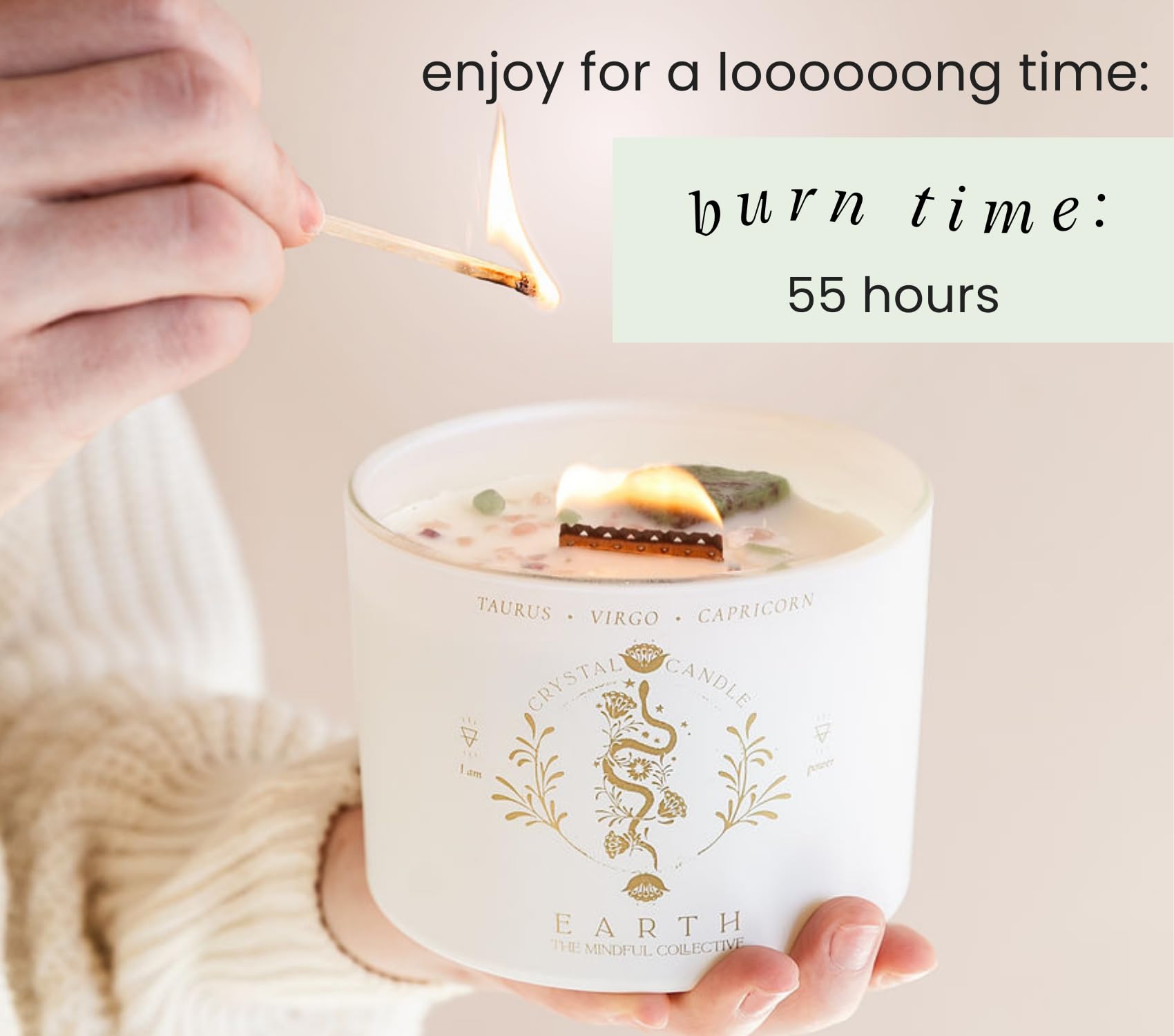 THE MINDFUL COLLECTIVE pour texture close-up, smooth soy wax finish benefit