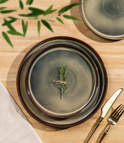 theterra close-up on dinner plate rim highlighting handcrafted glaze and durability