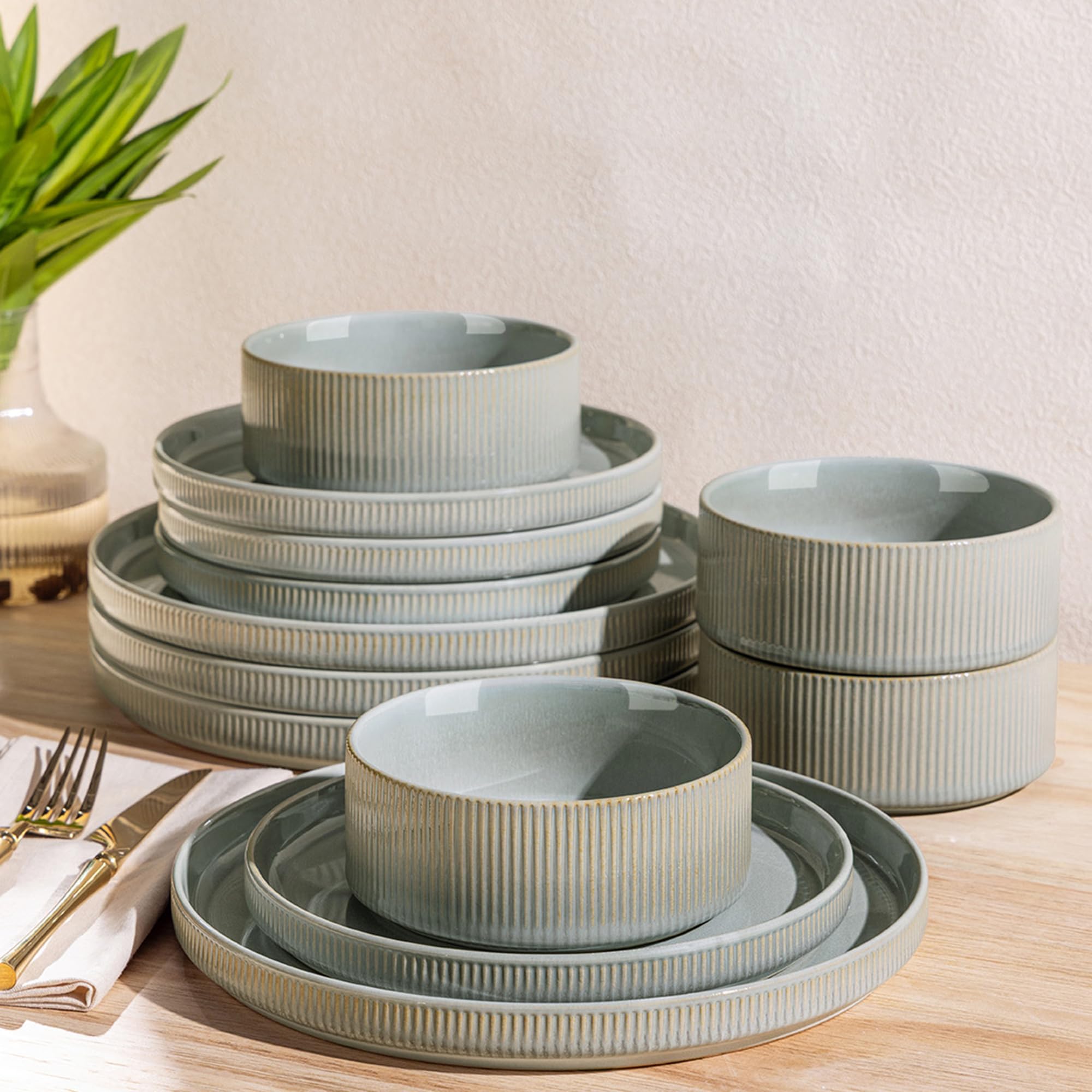 theterra front view plate and bowl set showing complete 12-piece arrangement and elegant look