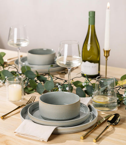 theterra size comparison showing dinner plate, salad plate, and bowl scale for portion planning