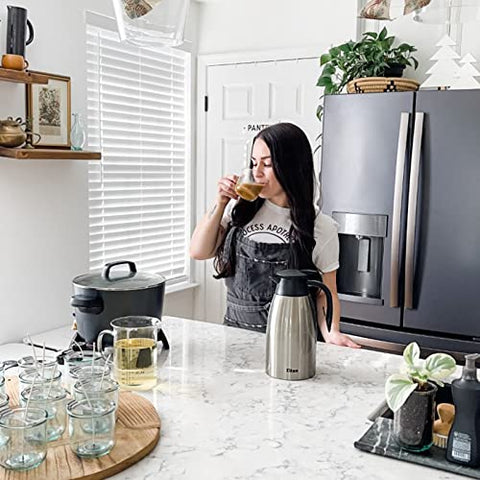 Tiken carafe non-slip silicone base and ergonomic handle for stable pouring