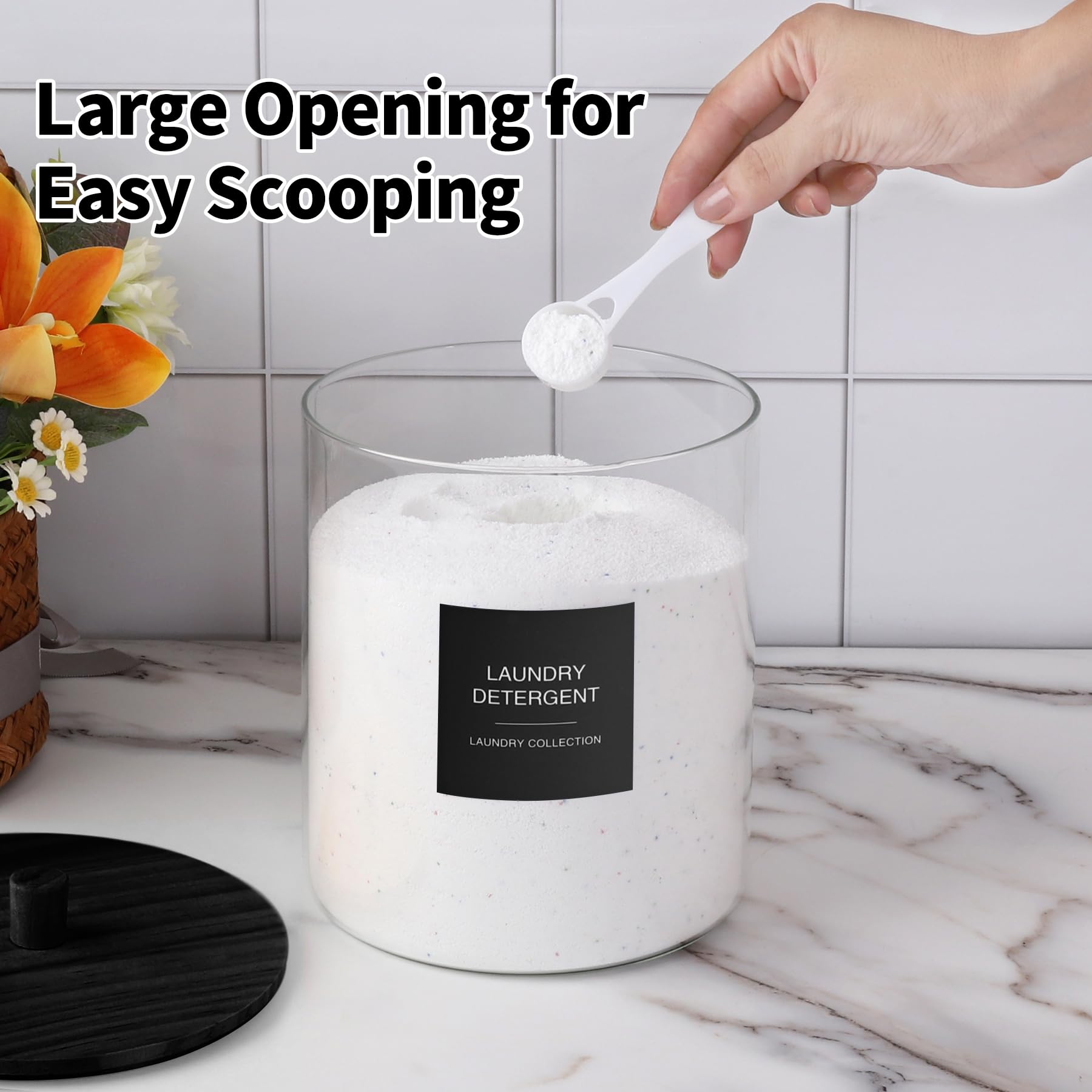 TIPGO jar next to hand showing scale and easy handling benefit