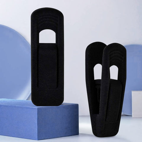 TOFIIGREM clip holding a skirt to prevent slipping and creasing