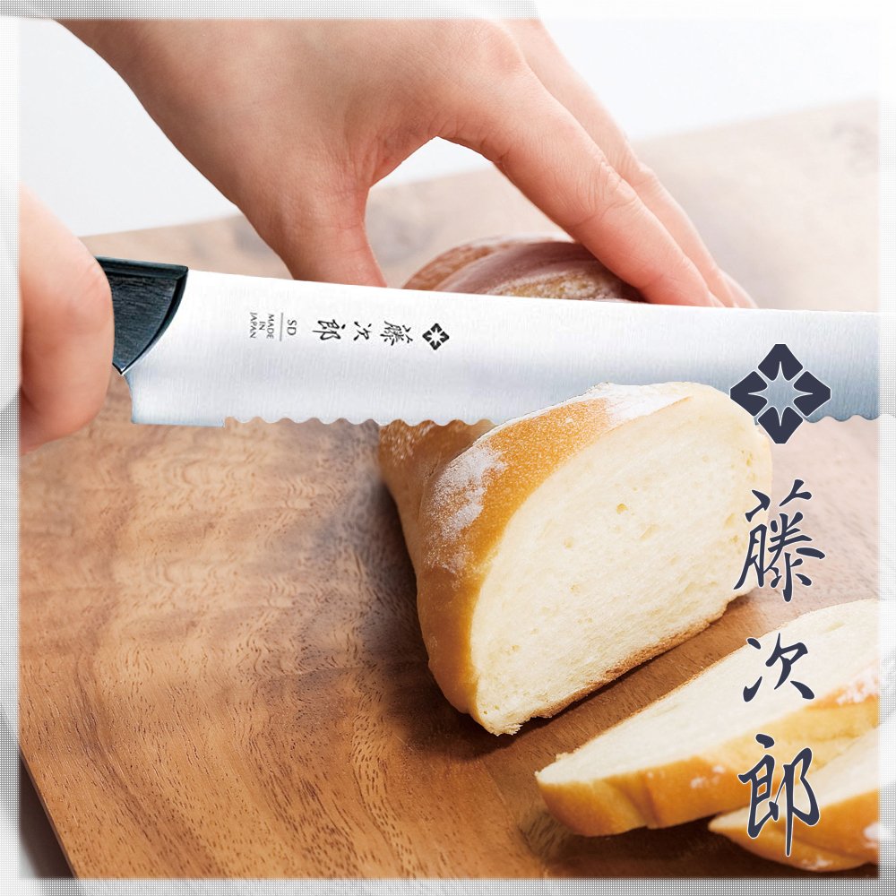 Tojiro blade close-up showing laminated layers and molybdenum-vanadium core, durable edge benefit