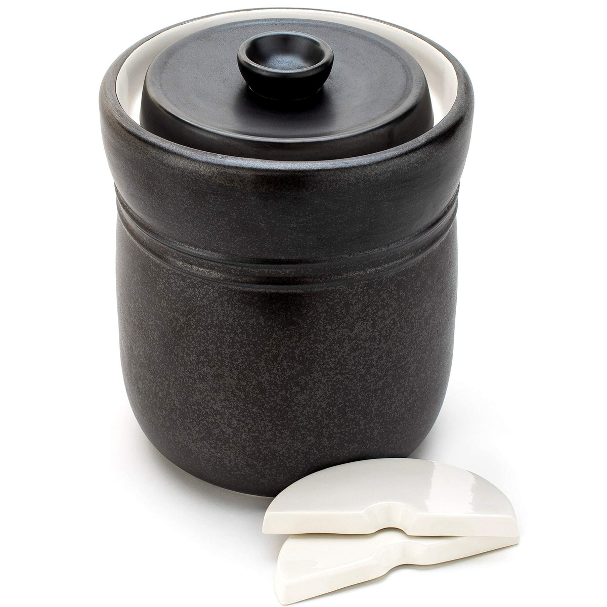 TOMO front view of 7L crock showing lid and wide waterlock, reliable fermentation