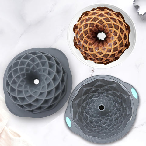 Tongjude mousse and jelly set in molds showing versatility for chilled desserts