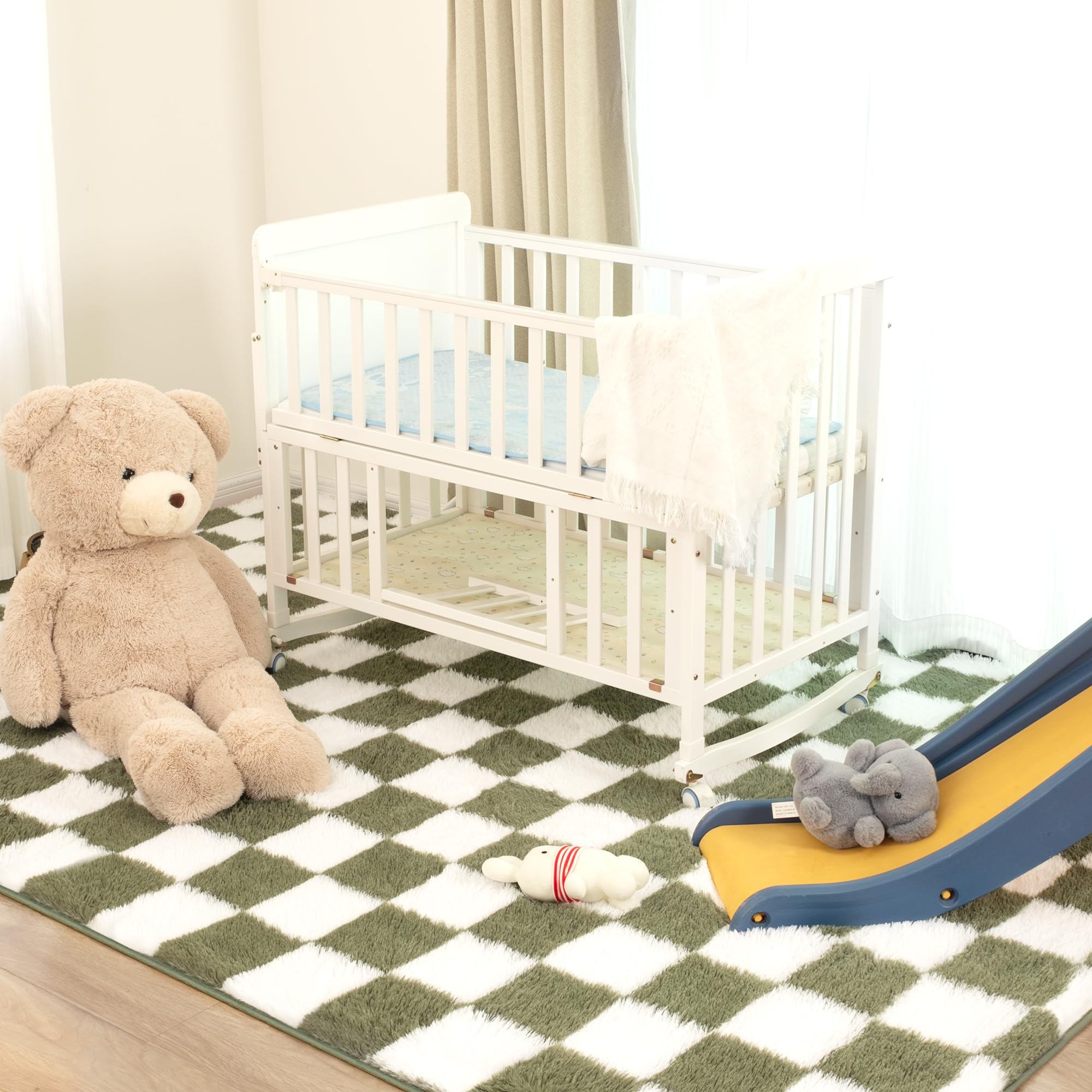 TOOHUB checkered pattern corner detail enhances visual order benefit