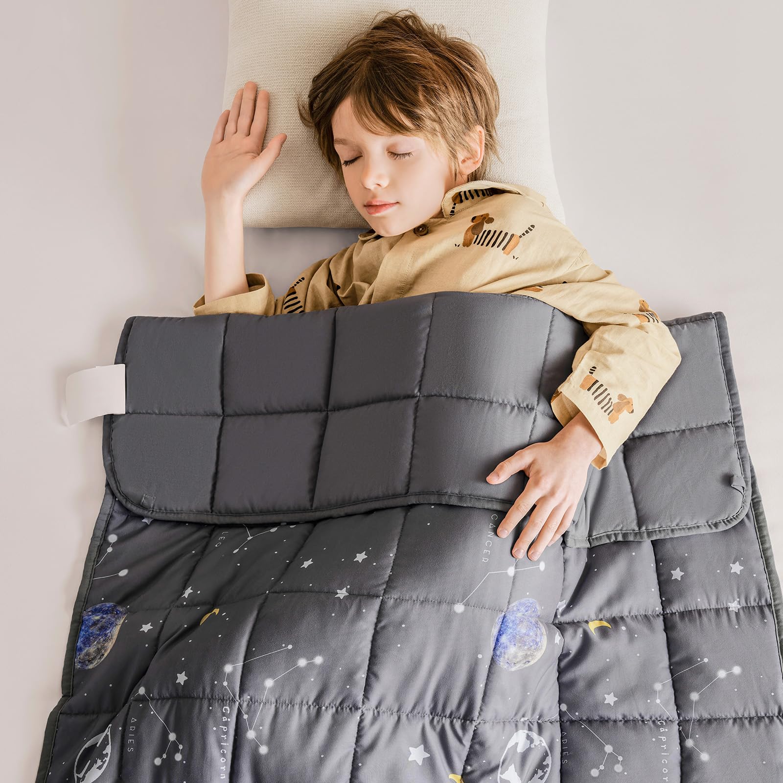 Topcee front view of weighted blanket showing full throw and design benefits