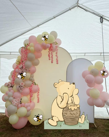 TopJianyu size comparison next to table showing scale for party planning
