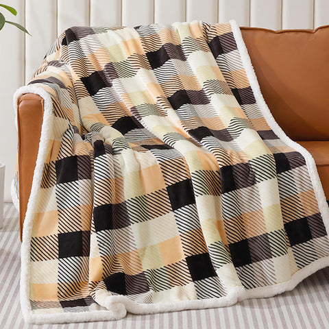 Touchat Sherpa reverse close-up highlighting plush texture and warmth