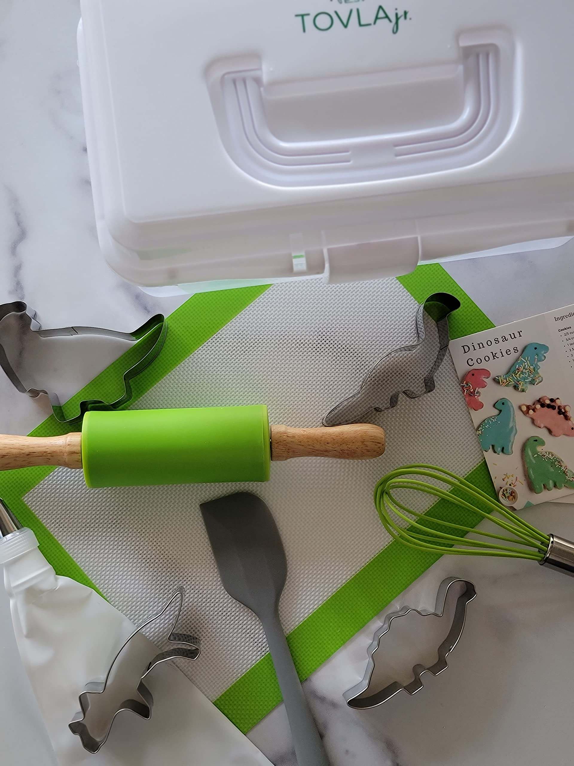 TOVLA JR. rolling pin and silicone mat close-up showing easy cleanup