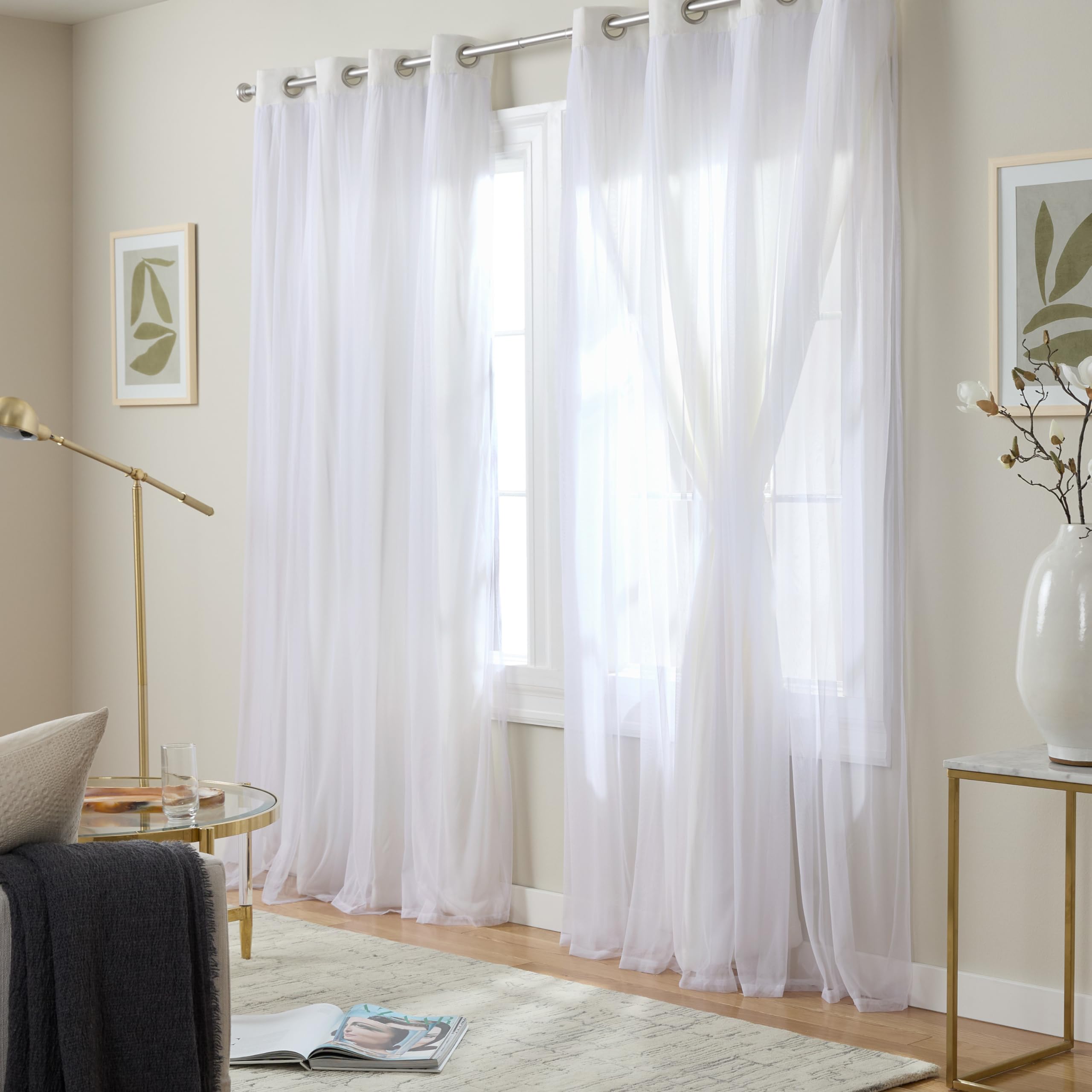 TOWN & COUNTRY LUXE matte silver grommet detail showing easy-glide installation benefit