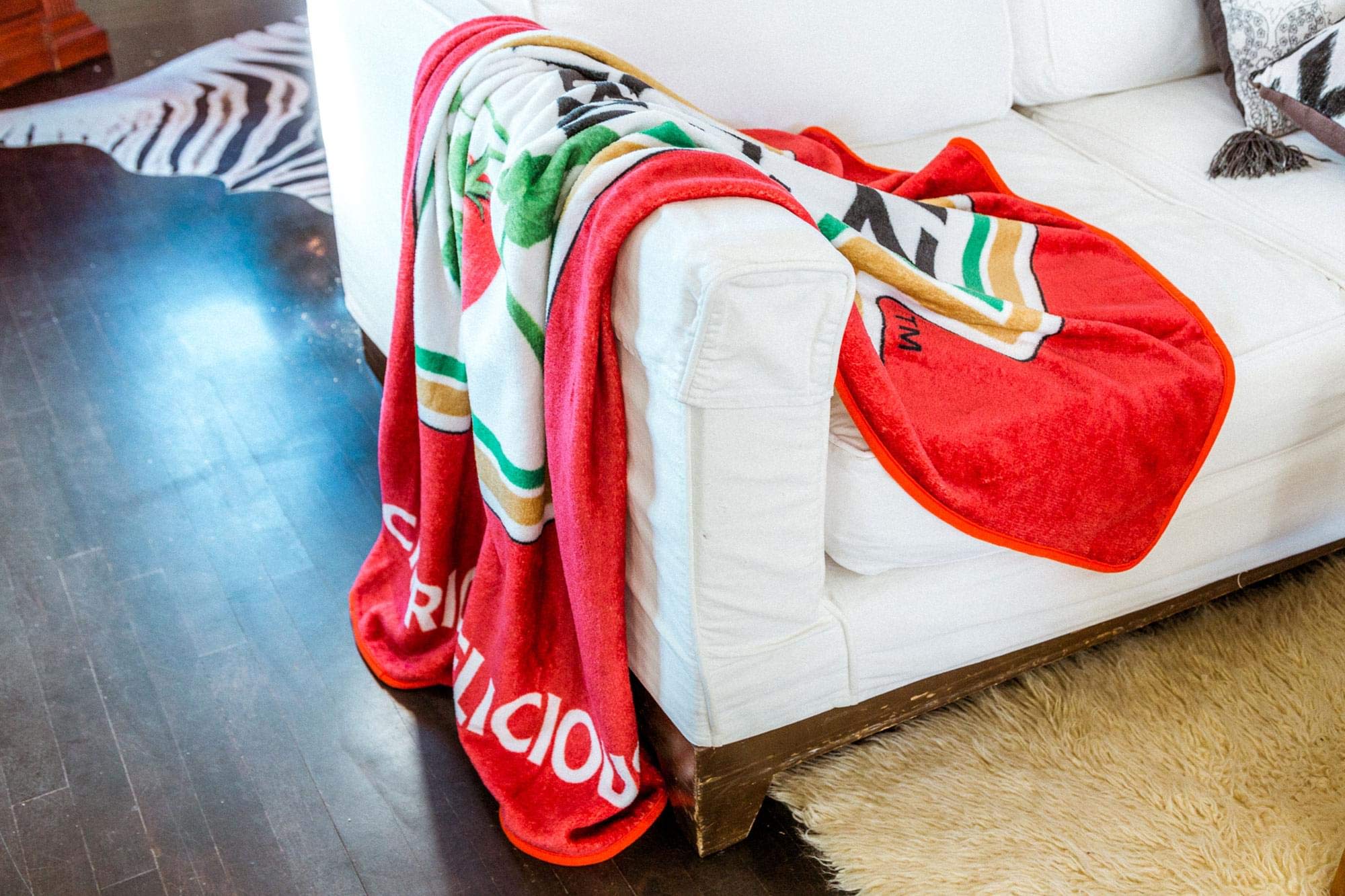 Toynk Heinz Ketchup throw stitched edge detail showing quality finish and durable seams