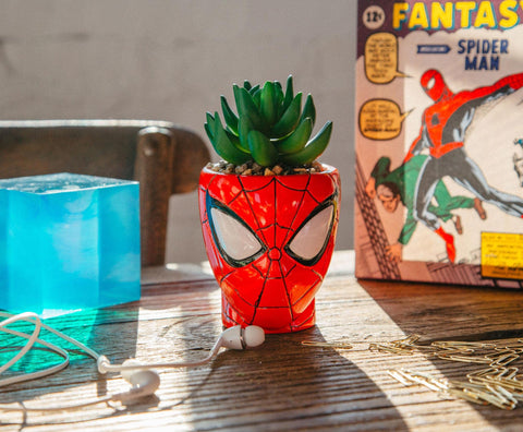 Toynk Spider-Man size comparison with credit card, demonstrates compact three-inch scale