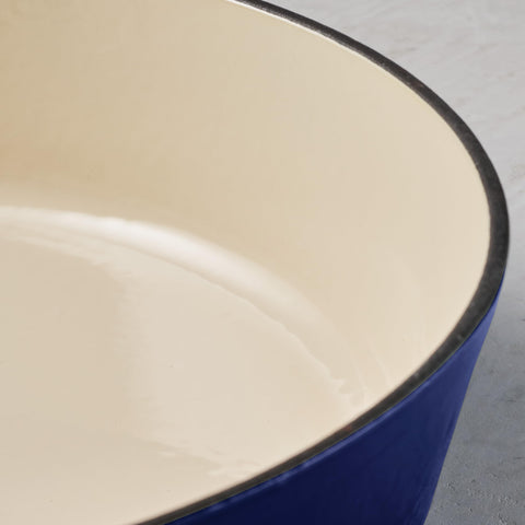 Tramontina braiser next to measuring cup showing true 4-quart capacity
