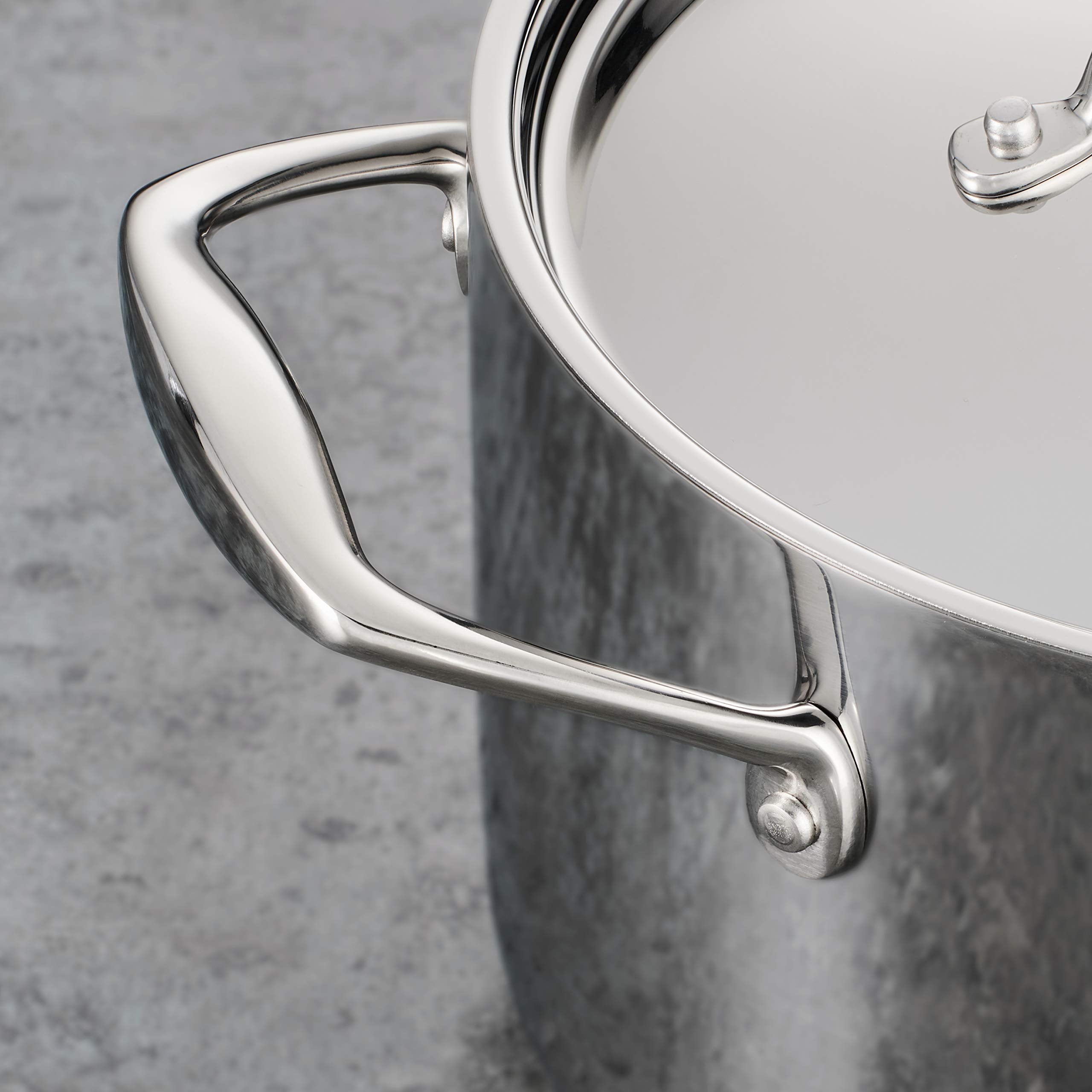 Tramontina riveted handle closeup for secure, durable handling