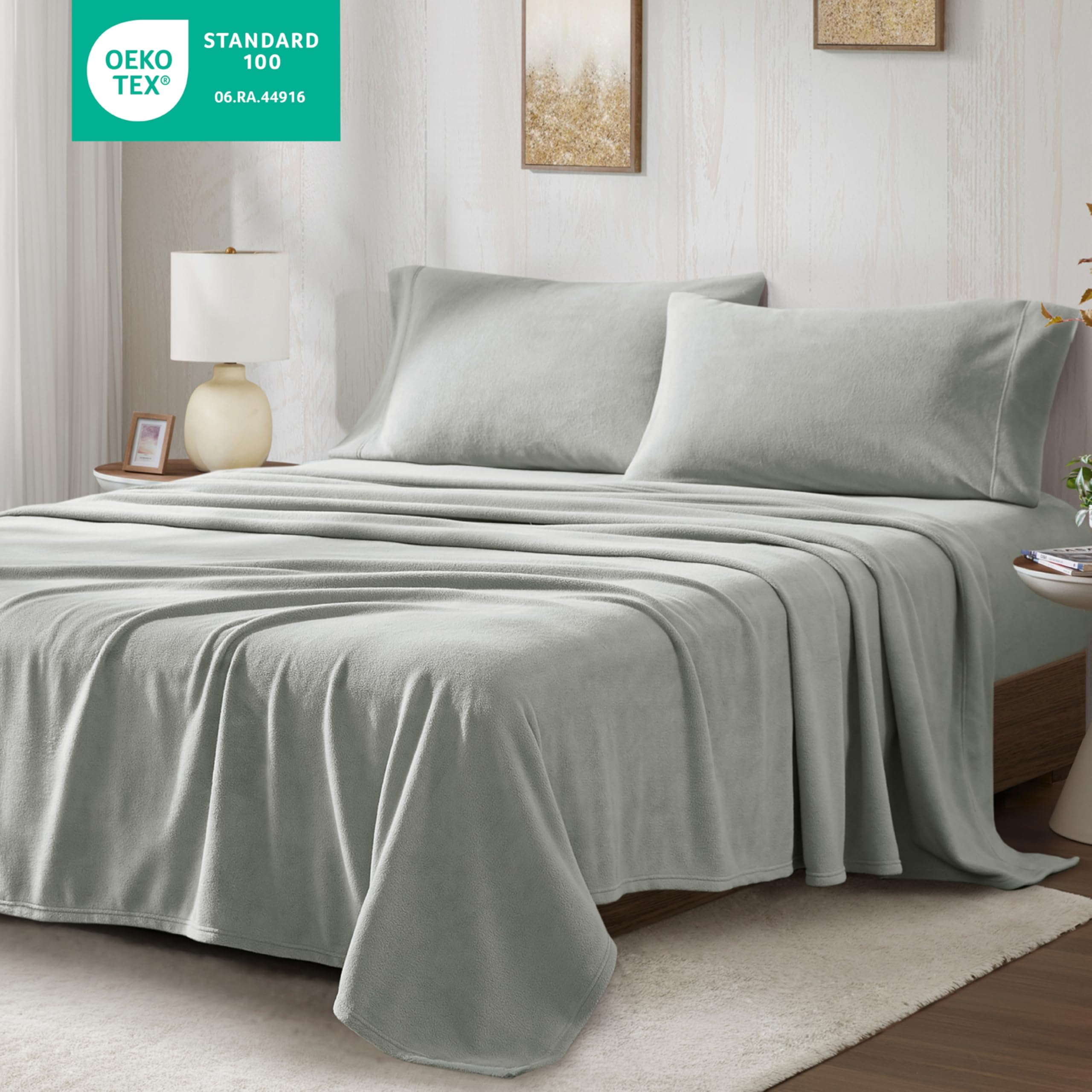 True North close-up of fitted sheet elastic demonstrating snug all-around hold