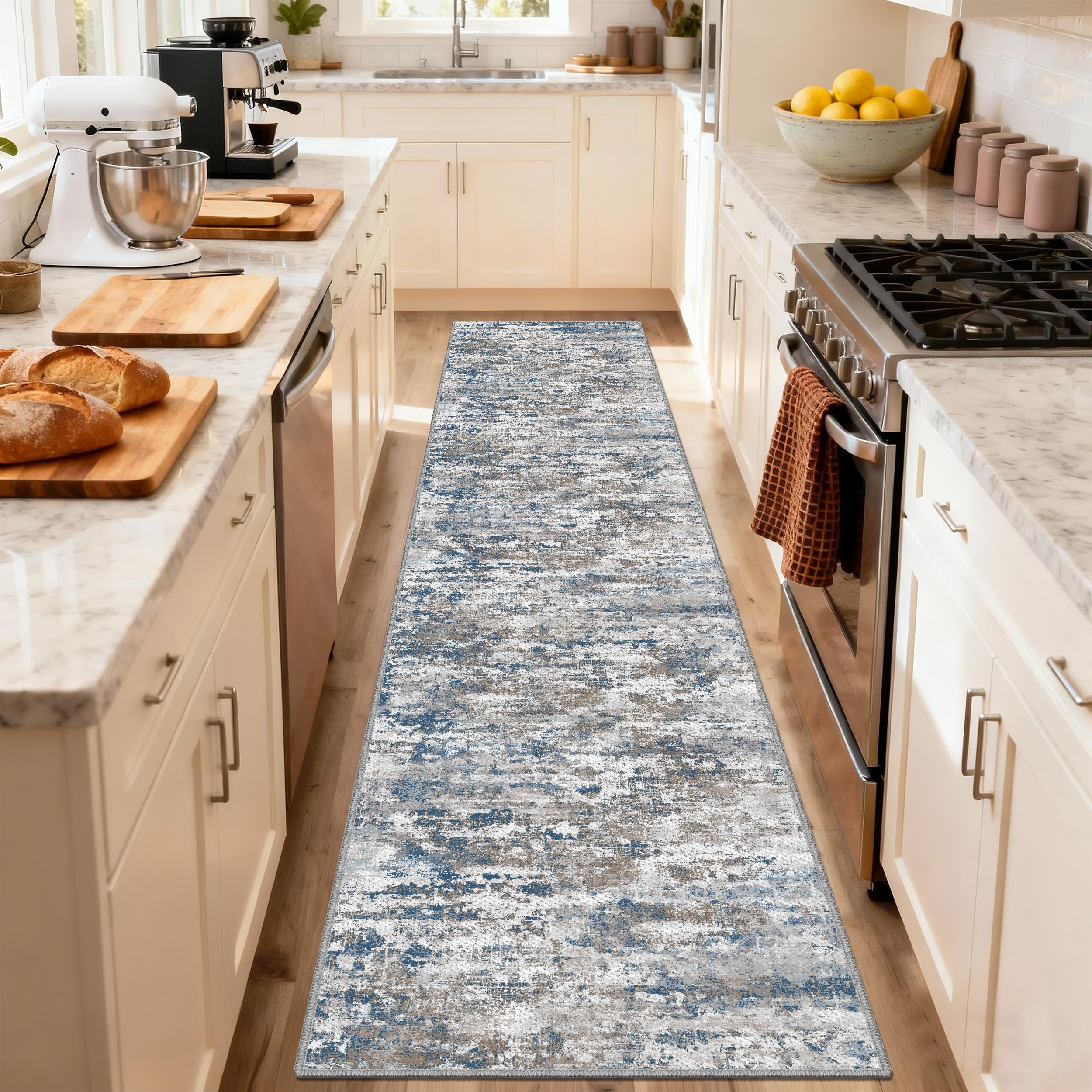 TTelephant spot cleaning demo with sponge, simplifies everyday maintenance