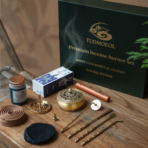 TUDMOEOL kit box front showing full set and gift-ready packaging benefit