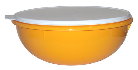 Tupperware Fix N Mix Bowl close-up of sheer butterfly-tab seal and interior texture for scratch resistance