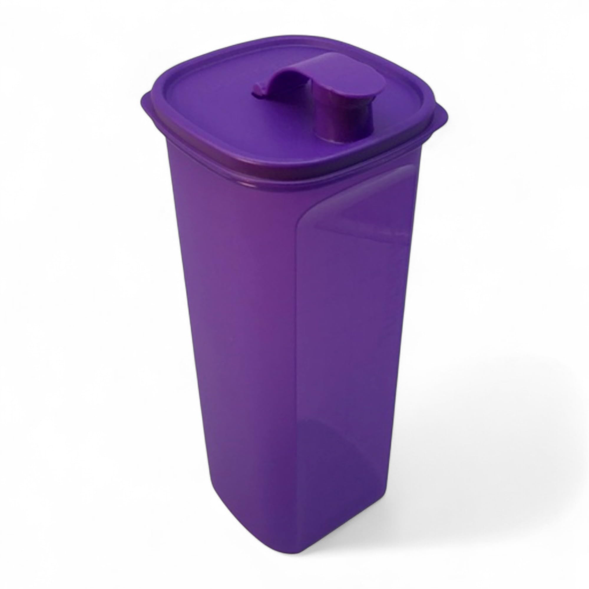 Tupperware grape purple close-up of flip-top lid and spout, leak-resistant benefit