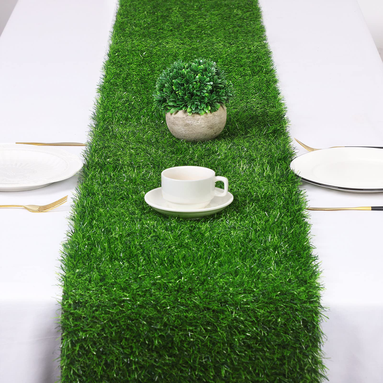 TURSTIN runner on banquet table illustrating scale and fit for large tables