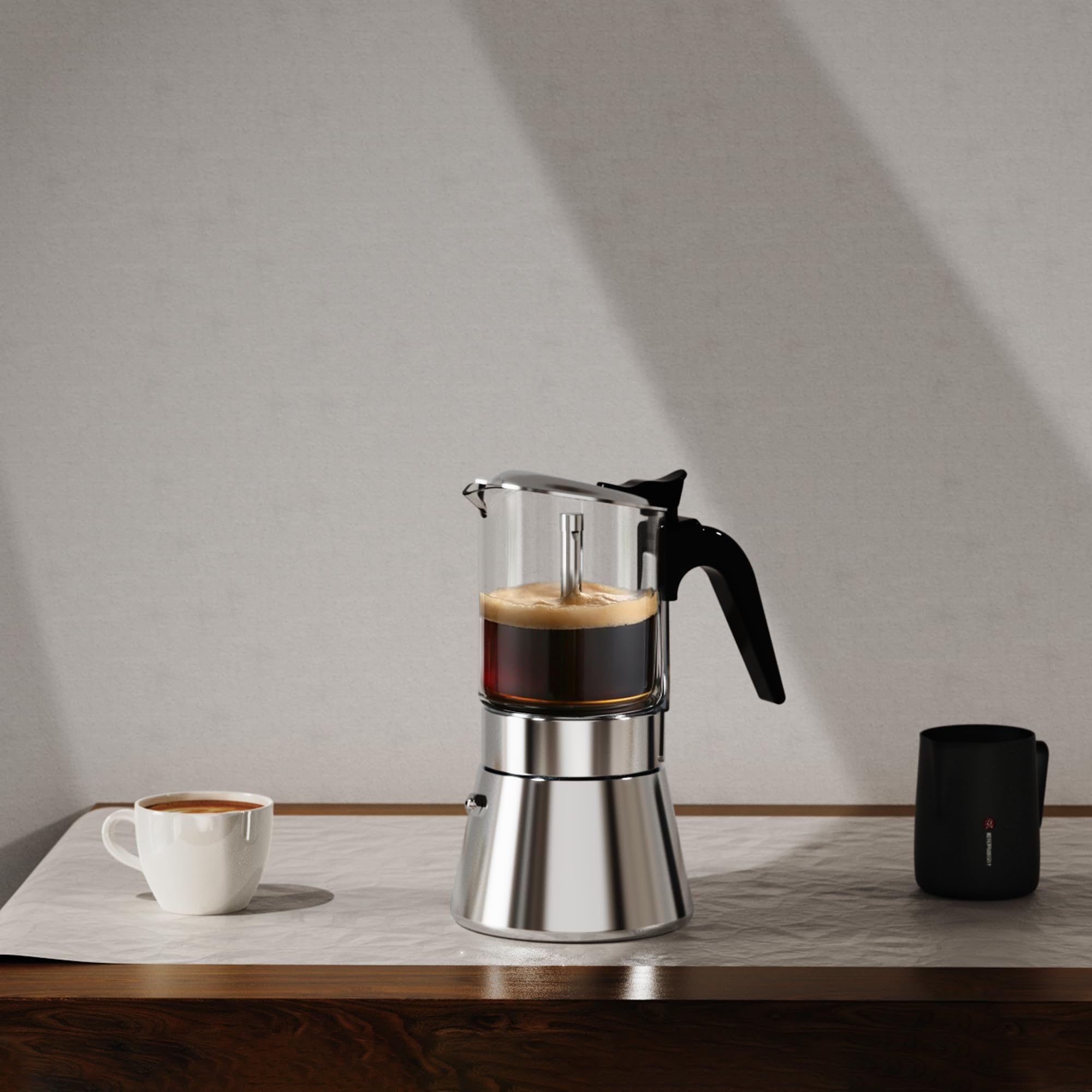 TWOCE SIXAQUAE in use on an induction cooktop, shows compatibility and even heating benefit