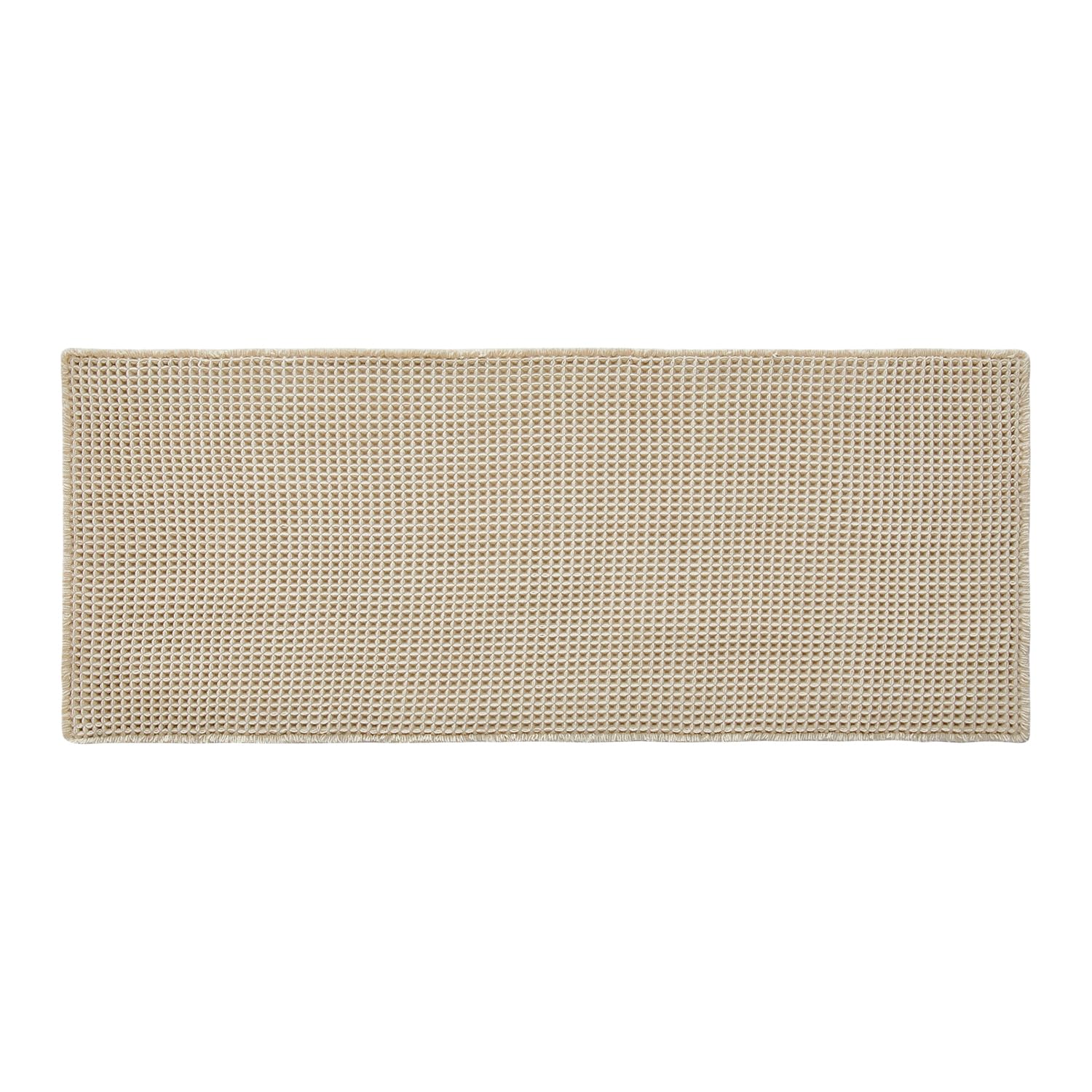 TYUU absorbency demo with water pooled on surface showing fast absorption benefit
