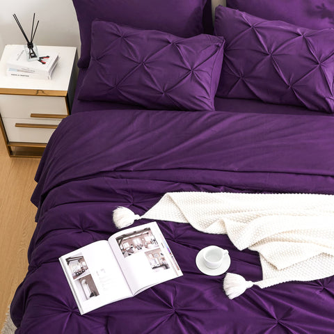 Ubauba styled bedroom with set demonstrates polished look and décor versatility