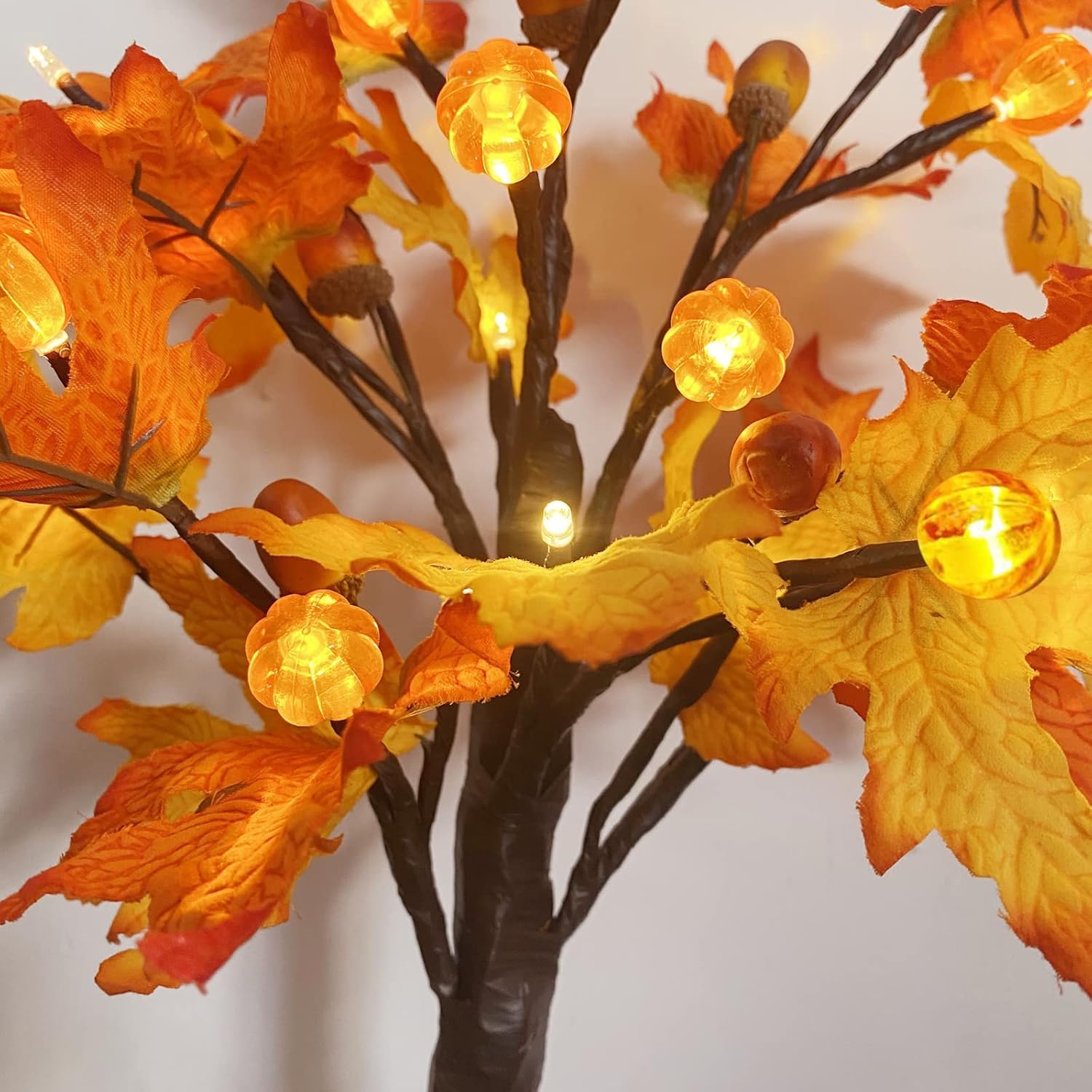 Ucutely tabletop mantel styling demonstrating compact seasonal accent