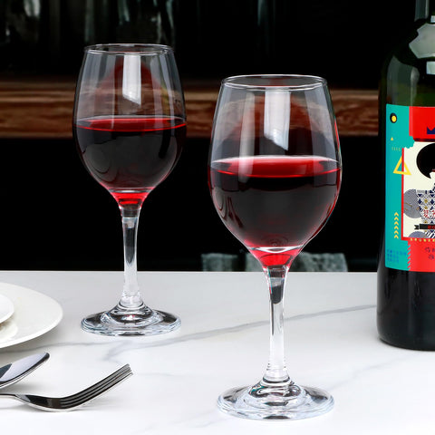 Two Ufrount glasses filled with red wine showcasing color clarity and aeration benefit