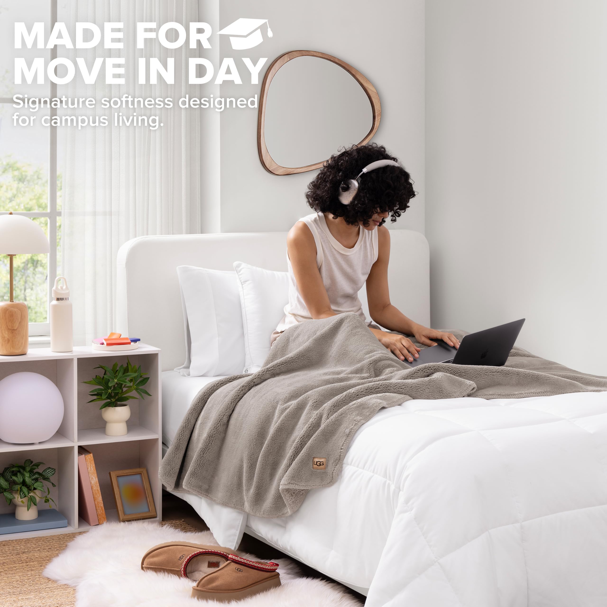 UGG Whitecap folded detail exhibiting plush thickness and tidy drape benefit