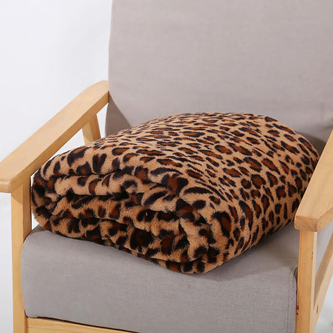UKELER faux fur pile texture close-up displaying plush density