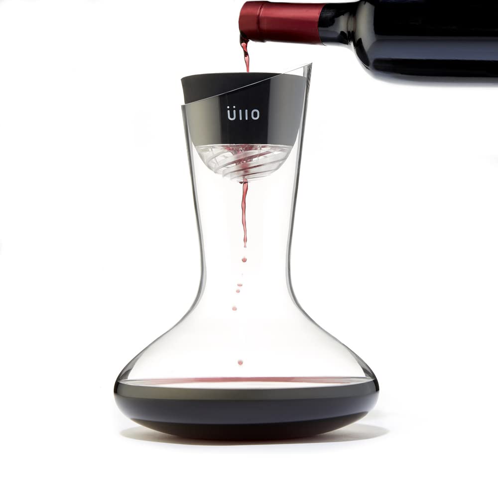 Üllo hand-blown crystal decanter highlighting wide base for aroma release