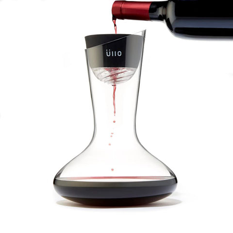 Üllo hand-blown crystal decanter highlighting wide base for aroma release