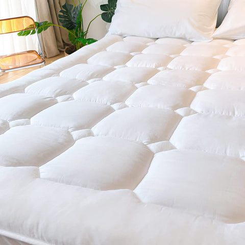 UNILIBRA queen mattress pad front view showing quilted cover and plush comfort
