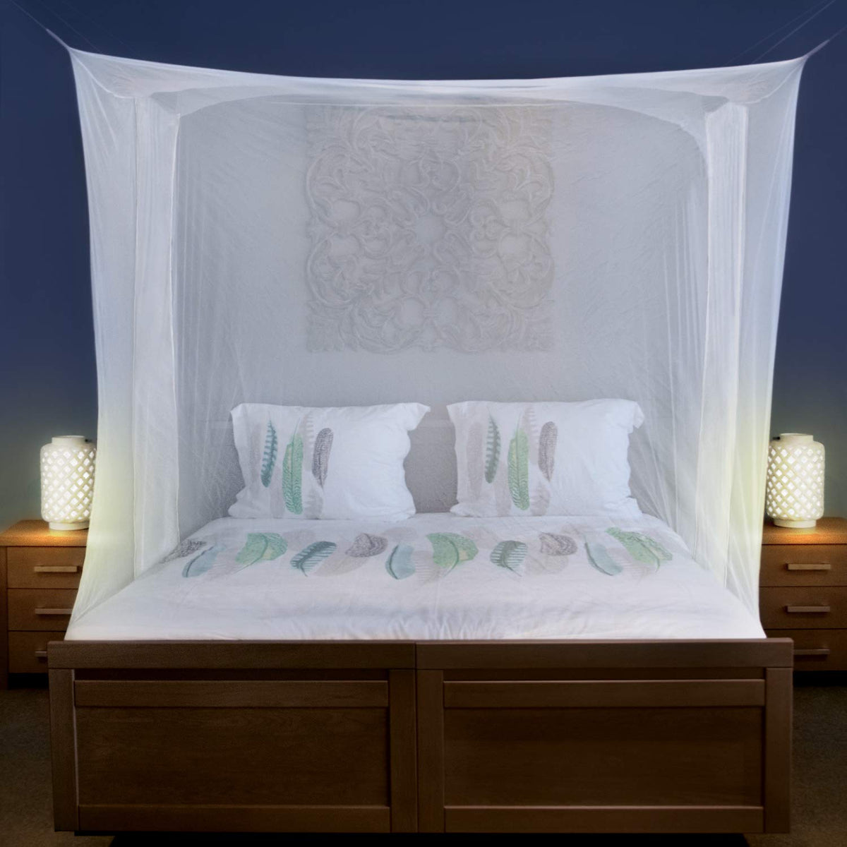 Universal Backpackers front view of bed canopy showing full coverage and elegant drape
