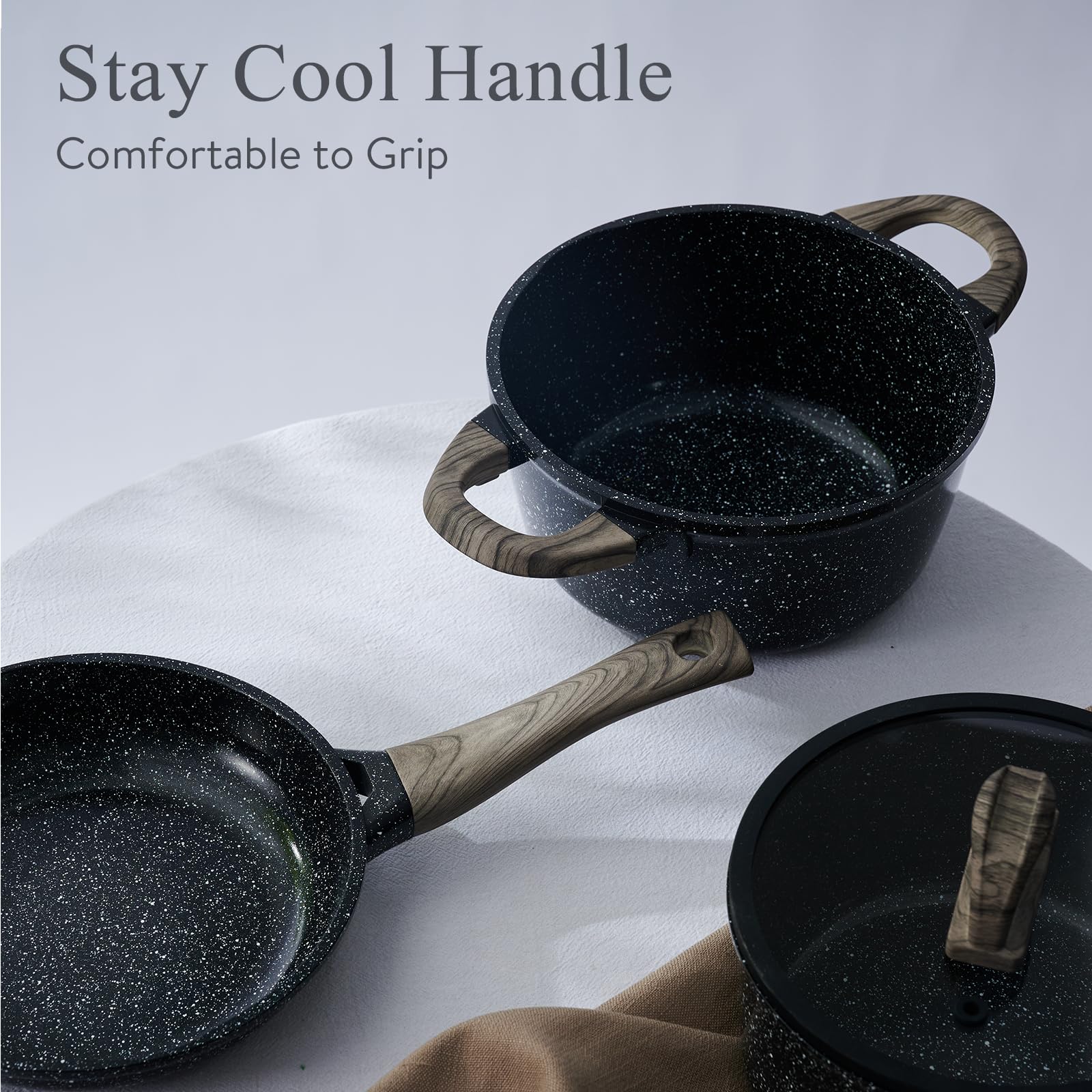 USELUCK cookware beside common kitchen items indicating scale and full-family capacity benefit