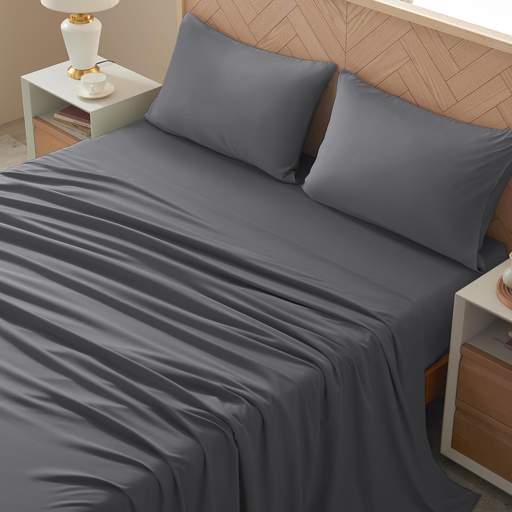 USXIBEI fitted sheet on mattress showing size and depth fit for thick mattresses