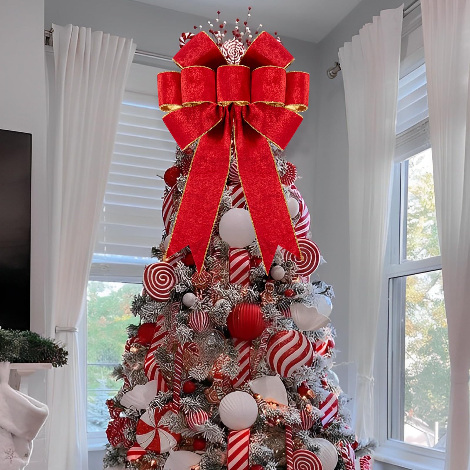 Utehilly wreath attachment and back detail, demonstrates secure fastening and reuse-friendly design