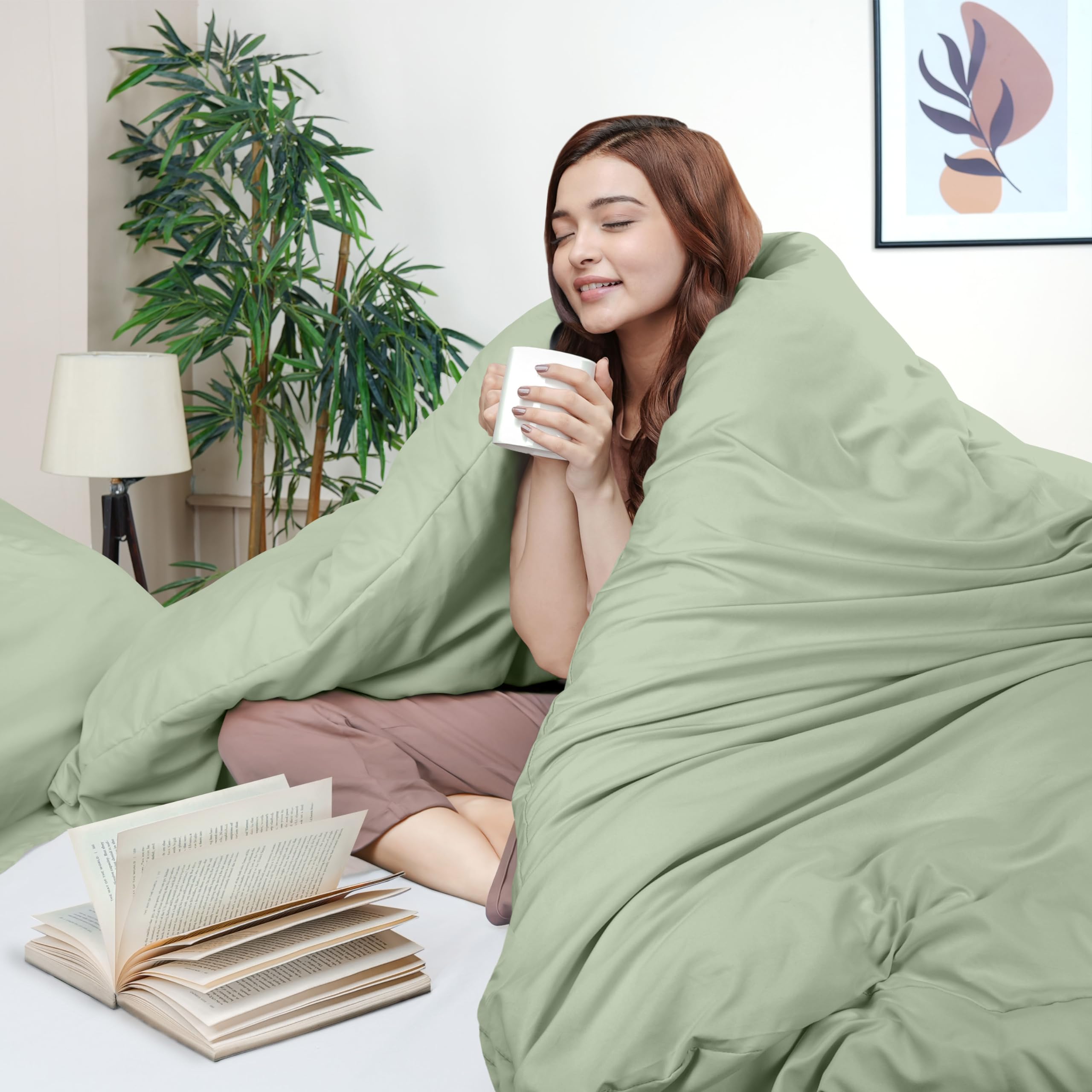 Utopia Bedding brushed microfiber texture shot for soft, breathable feel