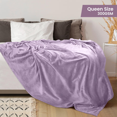 Utopia Bedding close-up fleece texture highlighting ultra-soft microfiber comfort