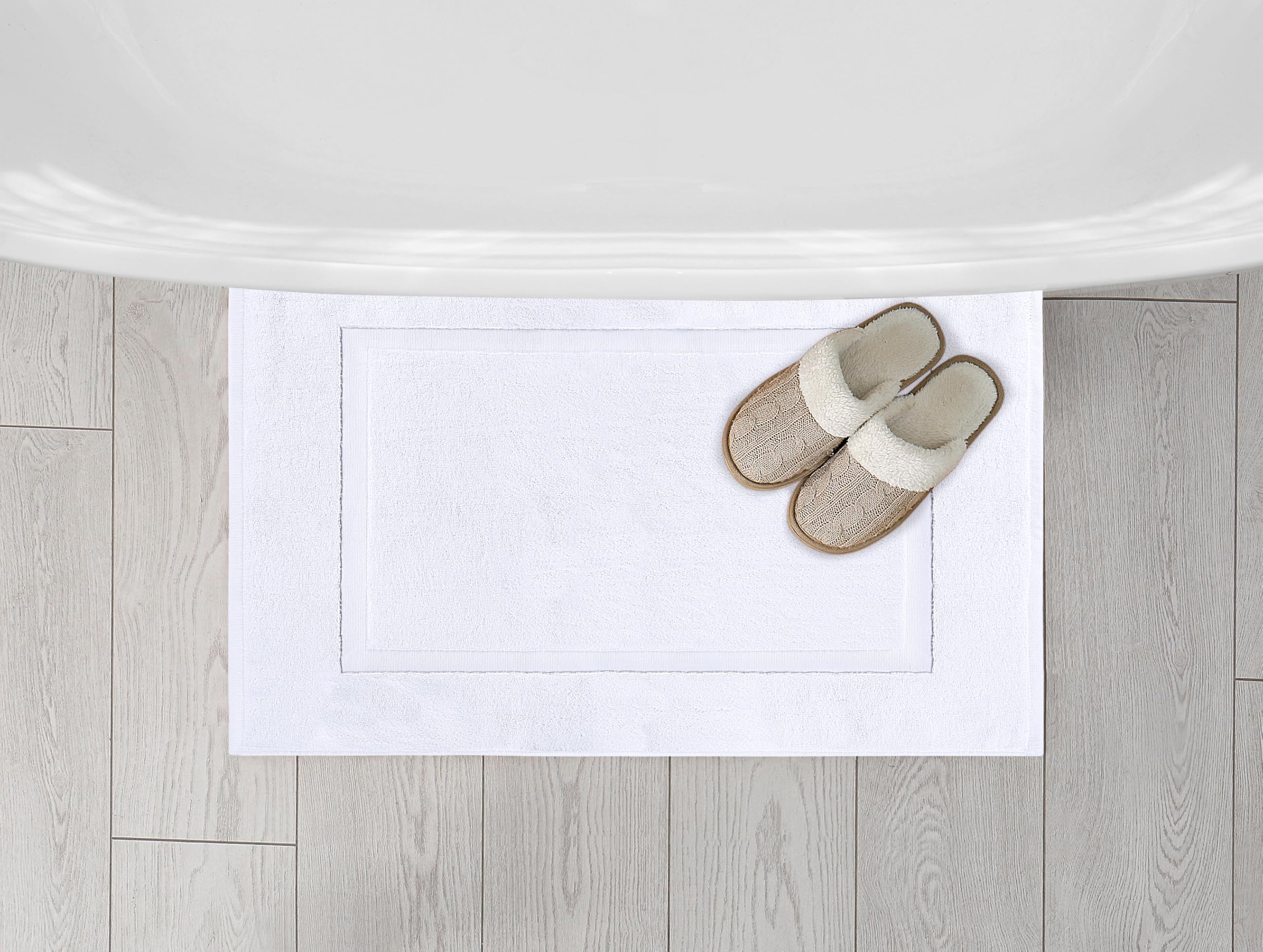 Utopia Towels stitched edge close-up showing reinforced seams for durable use