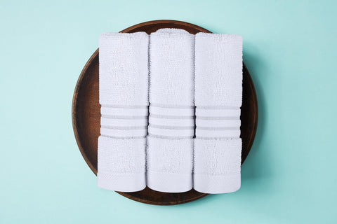 Utopia Towels fabric texture closeup illustrating 500 GSM density and cozy feel