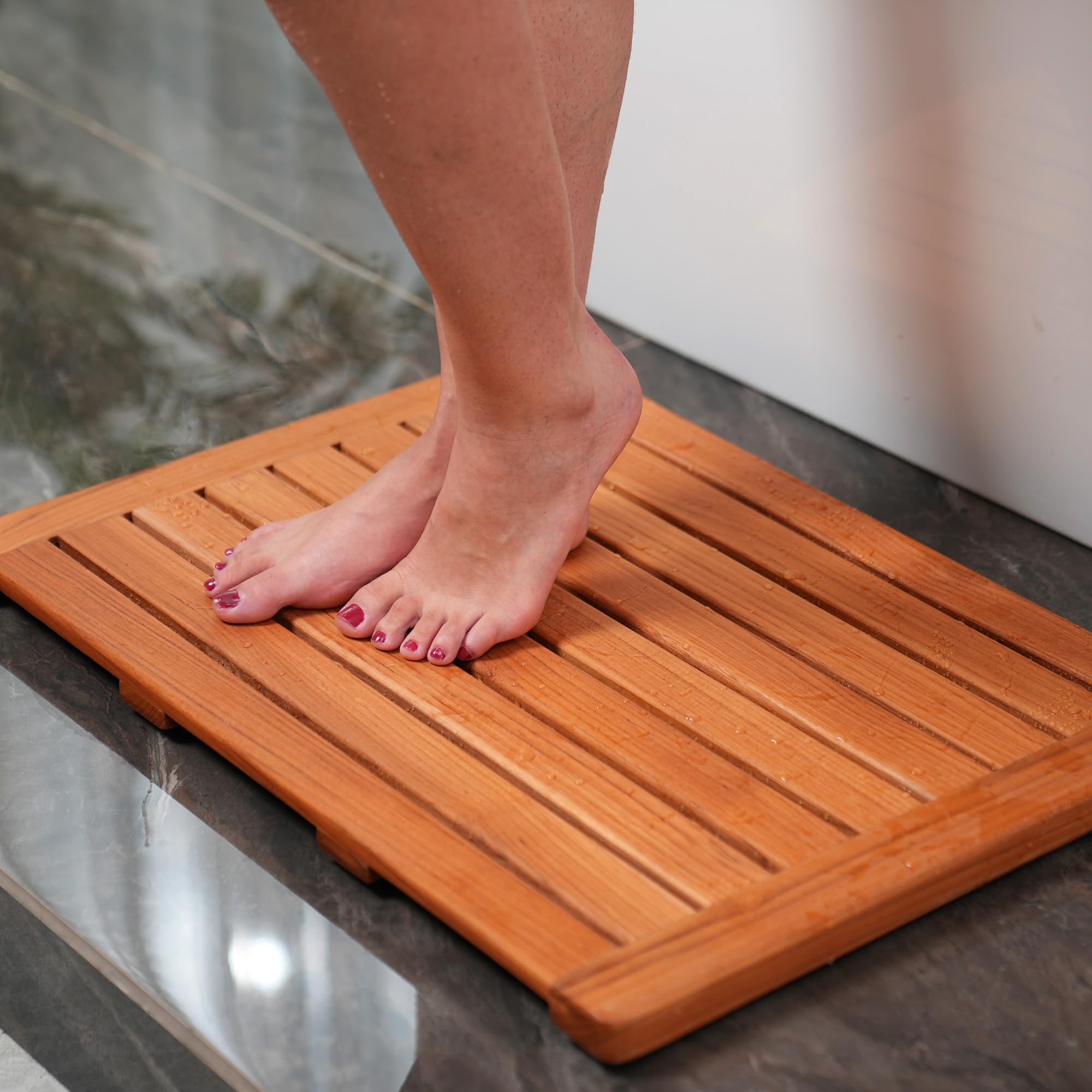 Utoplike lacquer finish detail reflecting light and protecting wood benefit