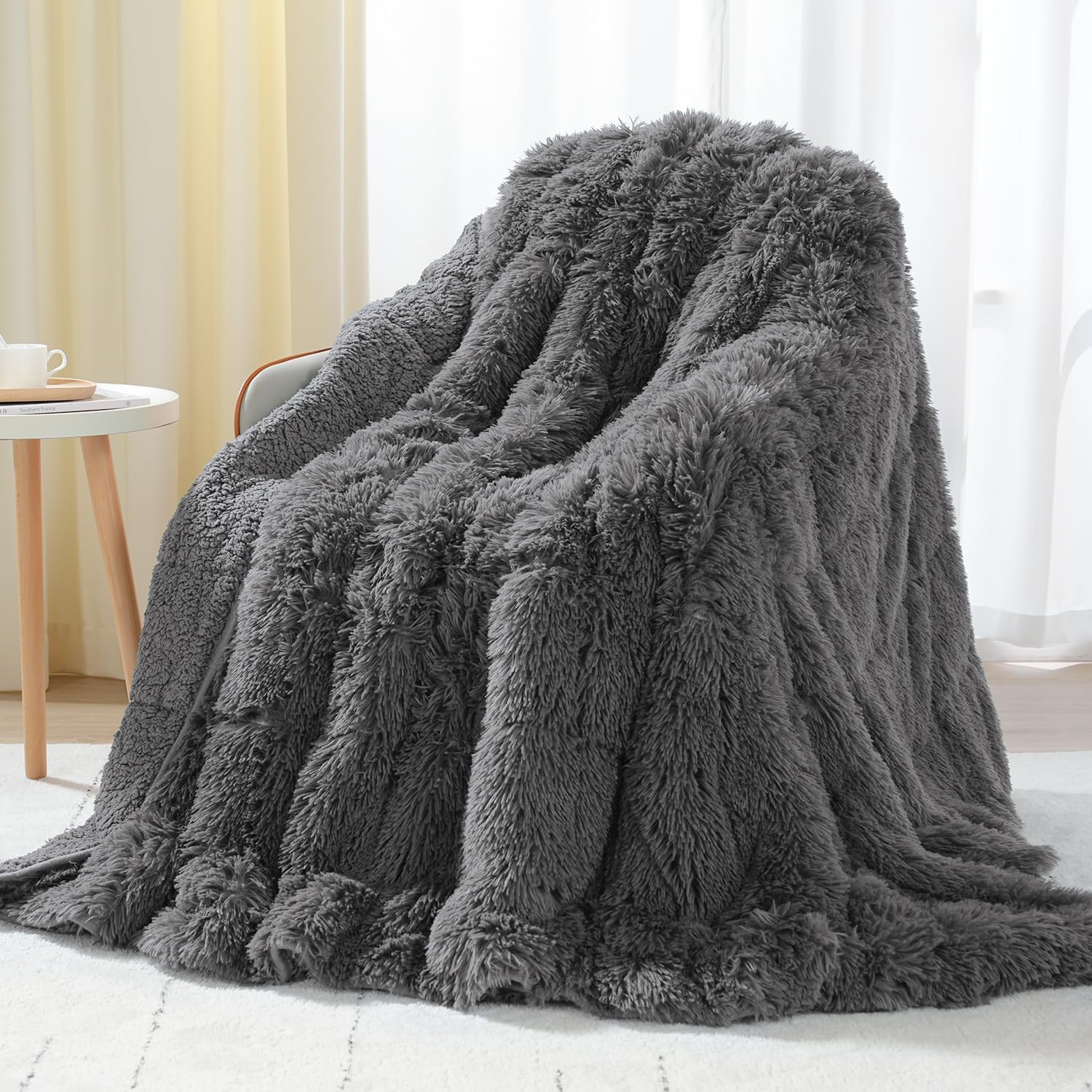 Uttermara plush faux-fur front showing soft texture and cozy look